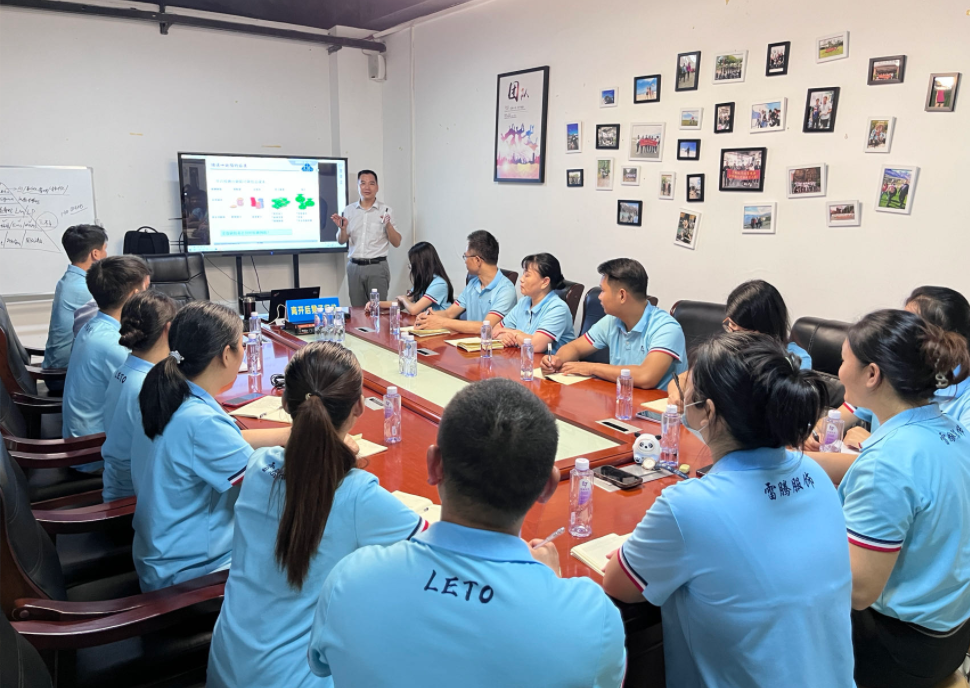 A Deep Dive into Golf Wear Manufacturing Services & Solutions